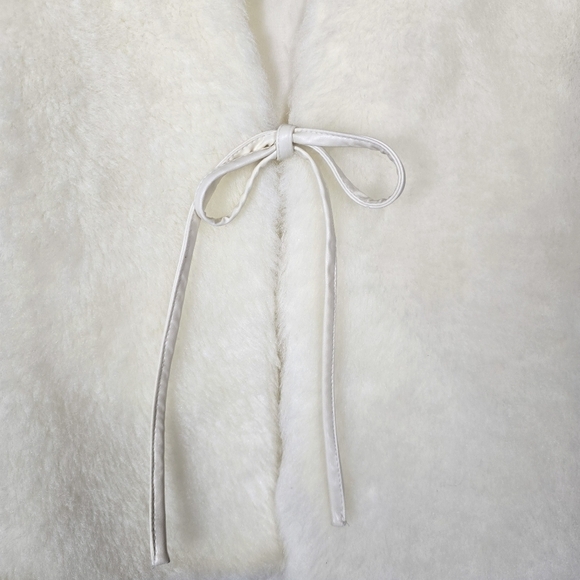 Vintage Y2k Mossimo White Faux Fur Tie Front Vest - Picture 3 of 6